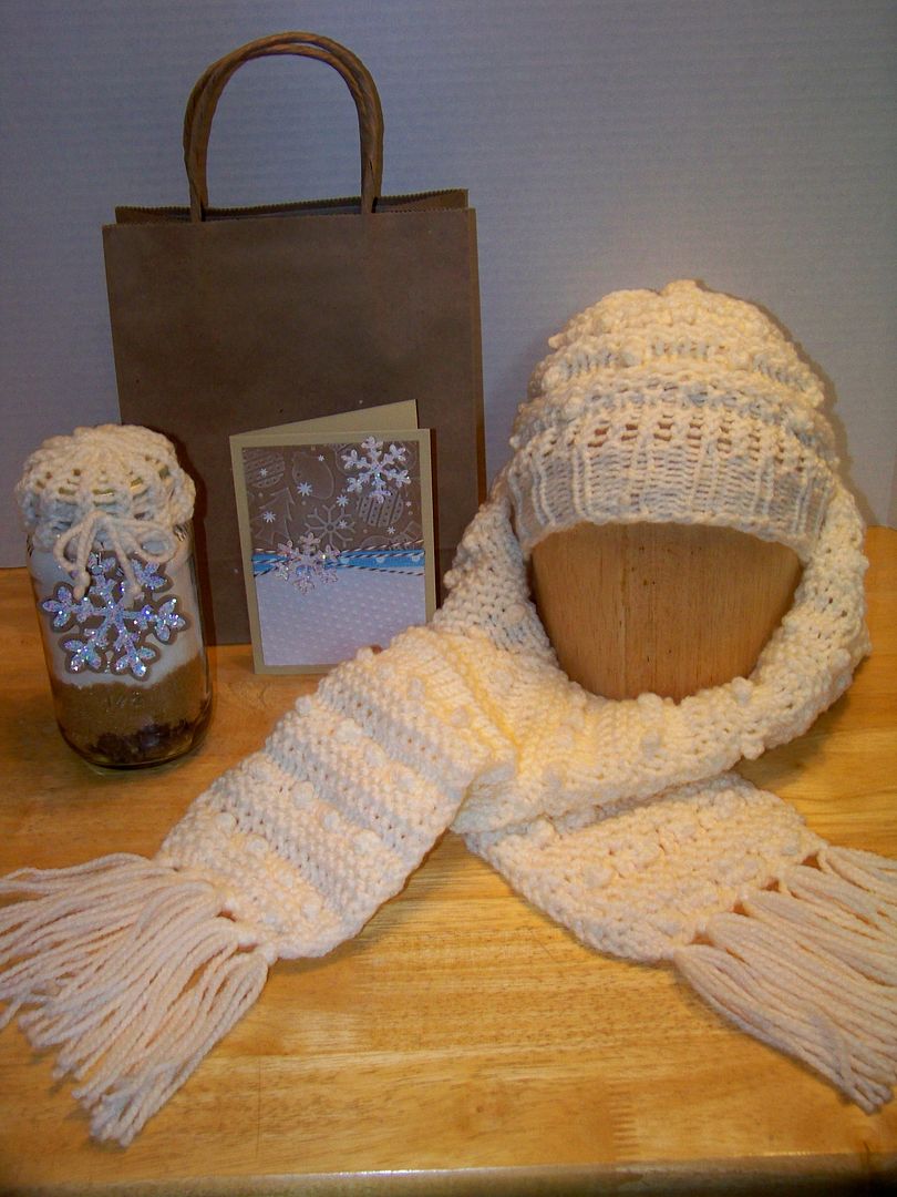 With Glittering Eyes Naturally Warm and Cozy Gift Set